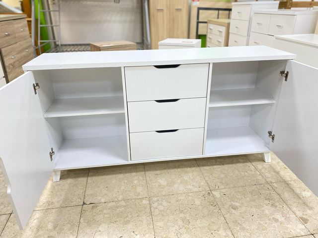 APARADOR BLANCO CON DOS PUERTAS Y 3 CAJONES NUEVO