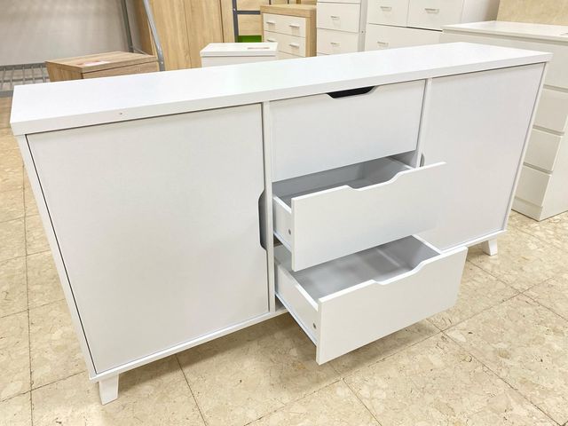 APARADOR BLANCO CON DOS PUERTAS Y 3 CAJONES NUEVO