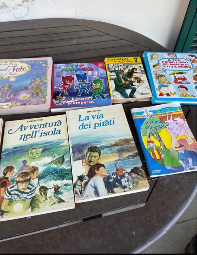 stock di libri per bambini e ragazzi