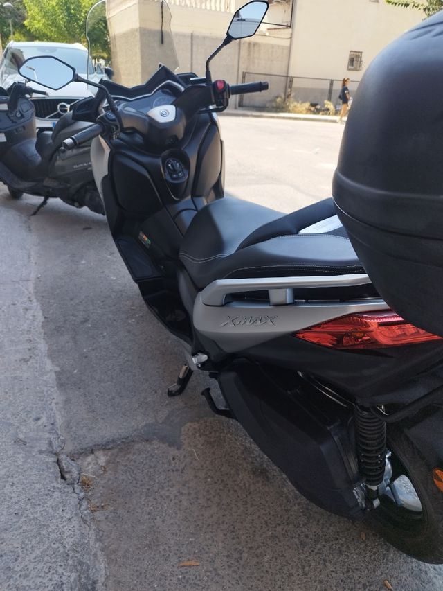 Yamaha XMAX 350 - Scooter