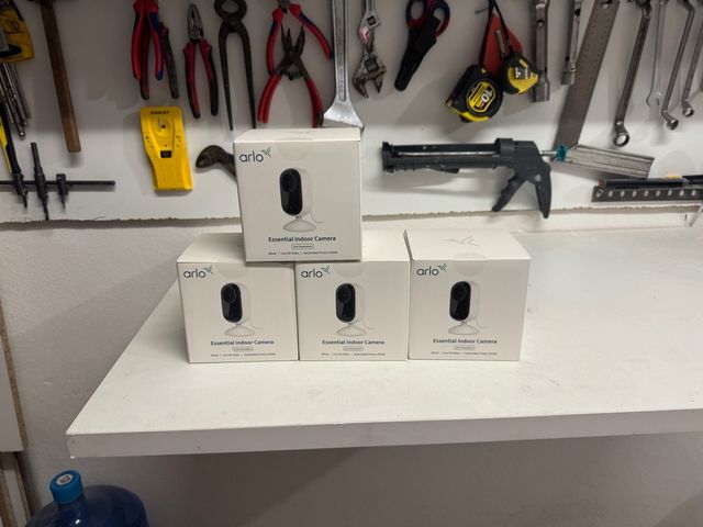 4 Cámaras Arlo Essential Interiores
