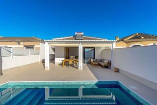 Chalet en venta en La Siesta - El Salado - Torreta en Torrevieja