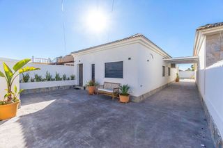 Chalet en venta en La Siesta - El Salado - Torreta en Torrevieja