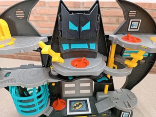 Batmóvil Robot Control Remoto mas Batcueva