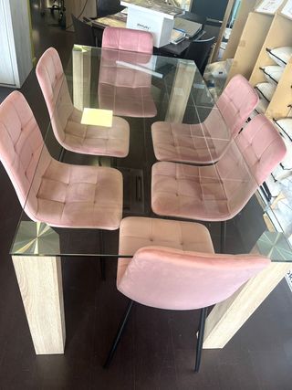 Mesa cristal templado + 6 sillas terciopelo rosa