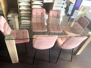 Mesa cristal templado + 6 sillas terciopelo rosa