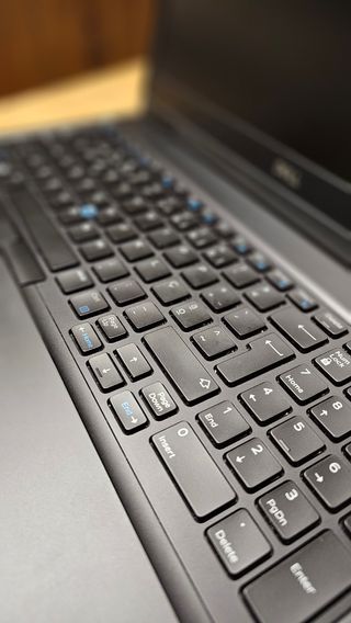 Dell Latitude 5590 - i7 8650U, nvidia mx130