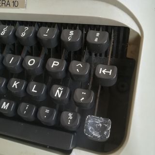 Máquina de escribir Olivetti Lettera 10