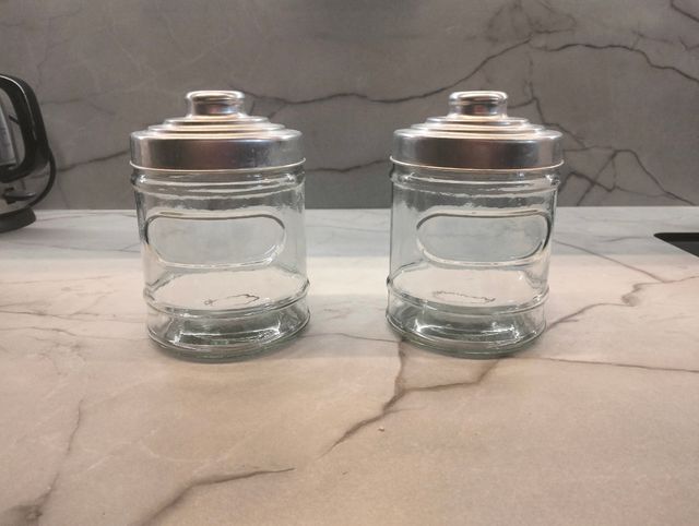 2 Barattoli Vetro con Coperchio Metallo