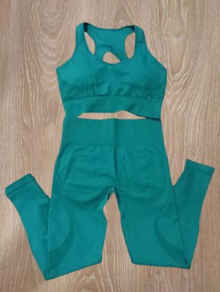 Conjunto deportivo - Leggings y top