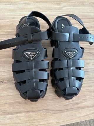 Sandalias Prada negras