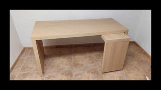 Escritorio MALM Ikea color pino - 151x65cm