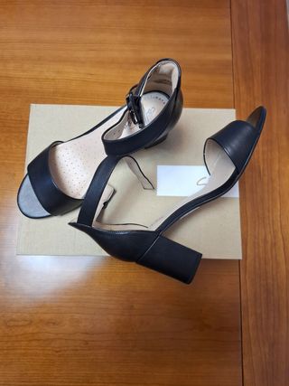 Sandalias Clarks negras tacón bajo - 38