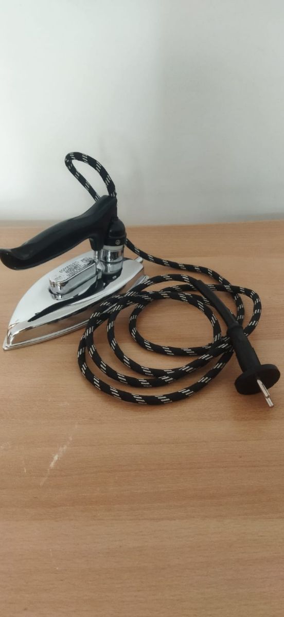 Ferro da stiro ZeroWatt vintage funzionante