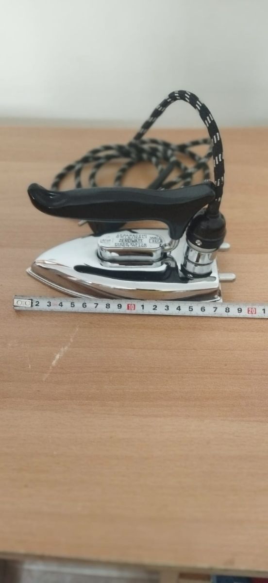Ferro da stiro ZeroWatt vintage funzionante