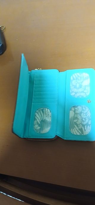 Cartera marrón con colibríes
