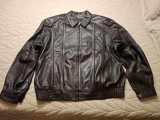 Cazadora cuero negra marca Torras. Talla 56