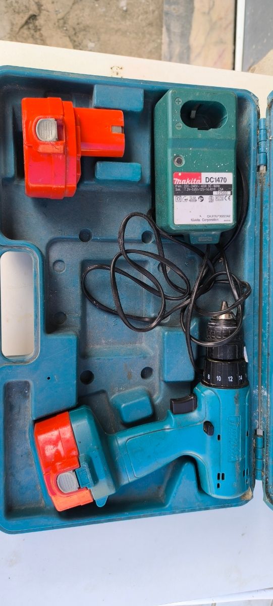 Taladro Makita 6228D baterías agotadas