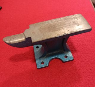 Yunque de joyería antiguo