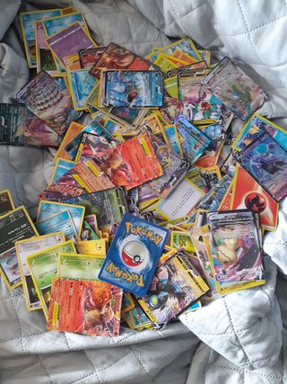 Lote 260 cartas ,cromos pokemon. 