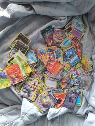 Lote 260 cartas ,cromos pokemon. 