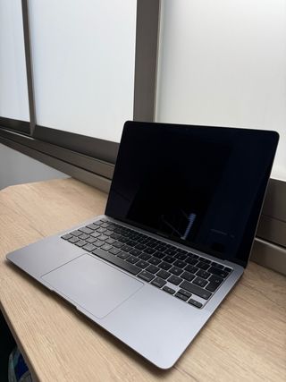 MacBook Air 13" M1-8GB RAM
