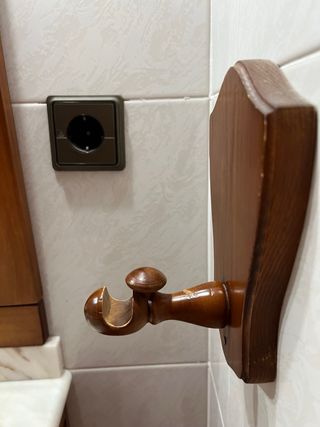 Mueble baño: lavabo, espejo, toalleros