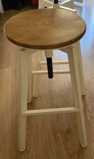 2 Taburetes regulables altura blanco-madera