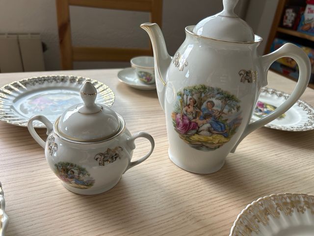 Juego té merienda Santaclara porcelana dorada