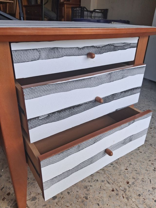 Mesilla de noche 3 cajones