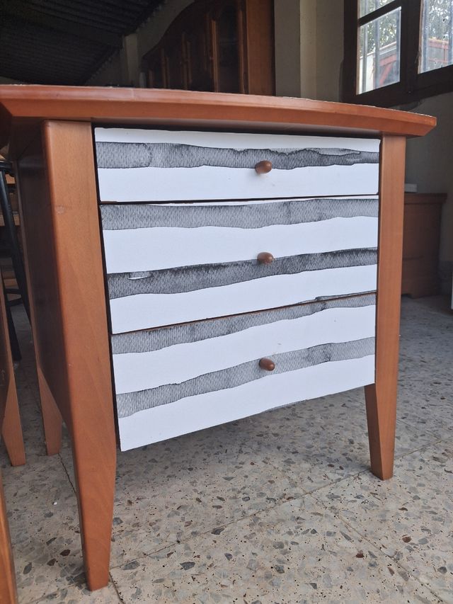 Mesilla de noche 3 cajones