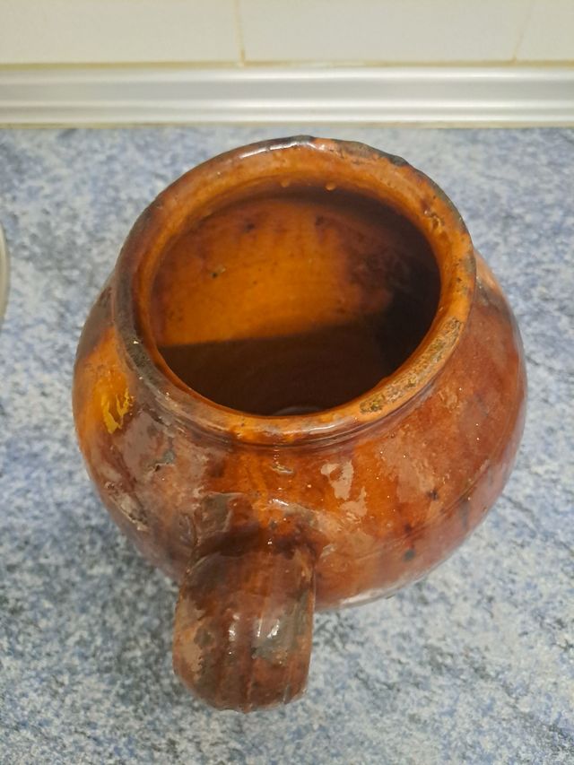 Vasija barro antigua
