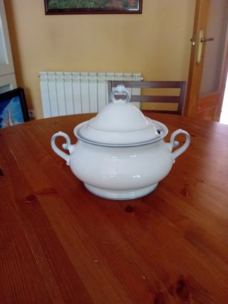 Sopera porcelana blanca y gris