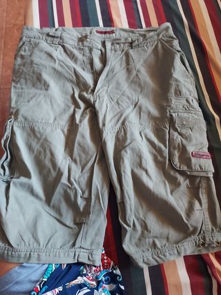 Pantalón pirata cargo verde oliva