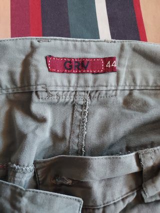 Pantalón pirata cargo verde oliva