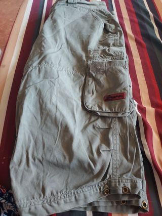 Pantalón pirata cargo verde oliva