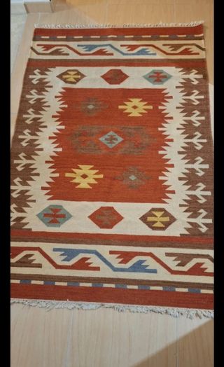 Alfombra Kylim roja y beige