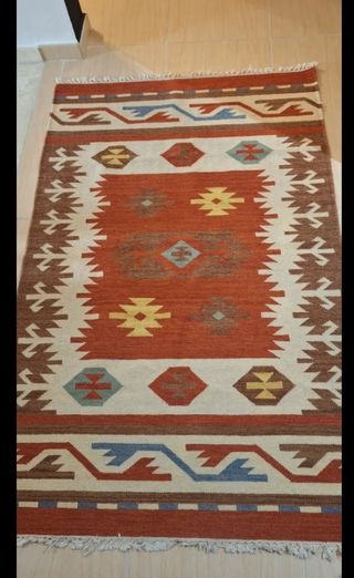 Alfombra Kylim roja y beige