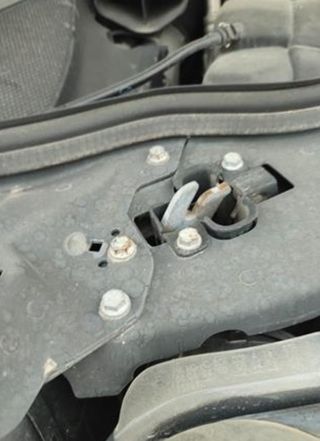 214470 cerradura capot mercedes-benz clase e (bm