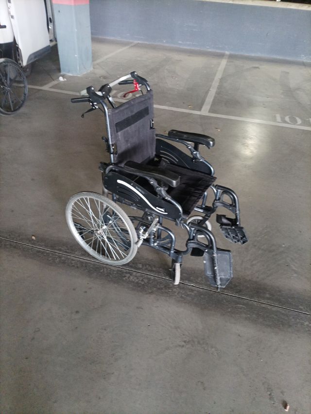 Silla de ruedas plegable