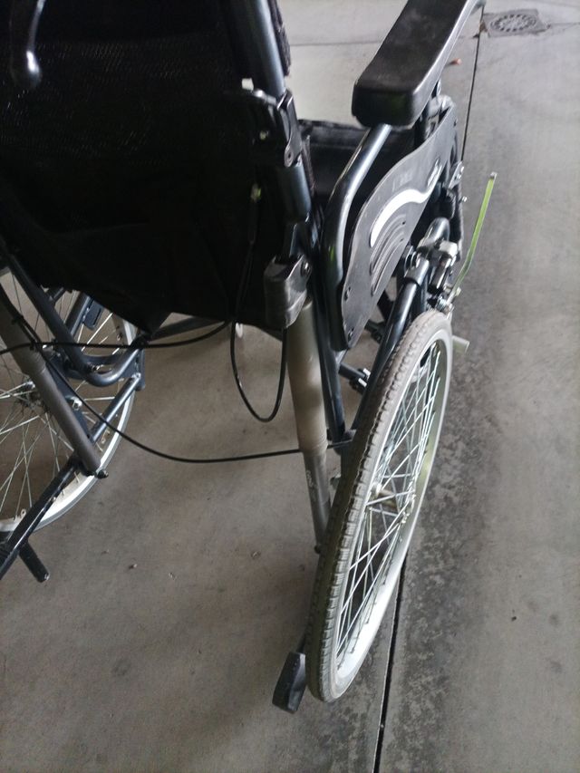 Silla de ruedas plegable