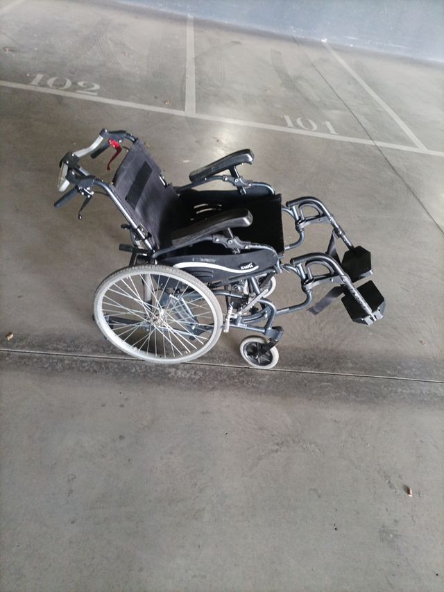 Silla de ruedas plegable