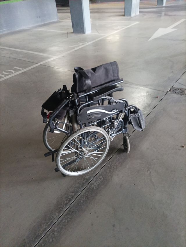 Silla de ruedas plegable