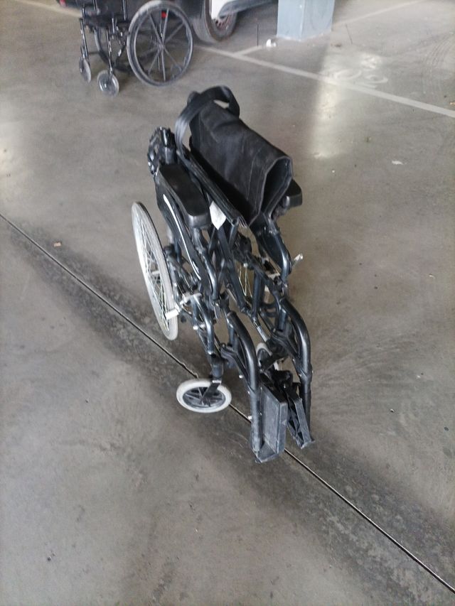 Silla de ruedas plegable
