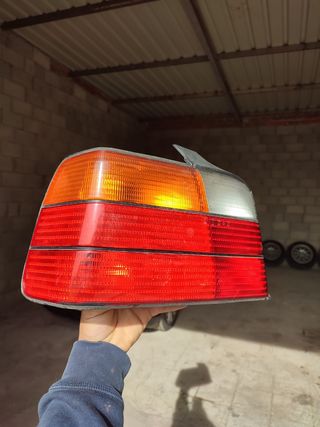 Pilotos traseros BMW E36