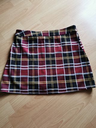 Falda escocesa roja y negra - M