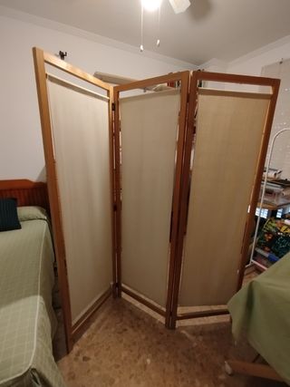Biombo separador espacios
 madera-tela