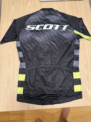Maillot ciclismo y culot con publi deScott talla M