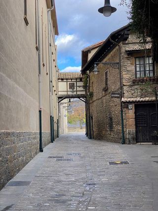 Local comercial en alquiler en Casco Antiguo en Pamplona
