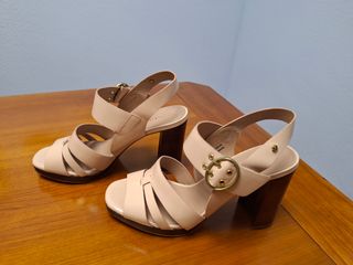 Sandalias Martinelli beige tacón alto